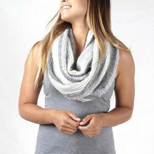 New! Shupaca Infinity Alpaca Scarf - Boucle - Gray Monochrome